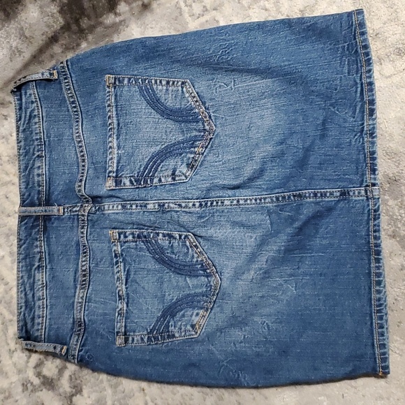 Hollister Mini Jean Skirt Size 3 (w26) - Picture 3 of 3